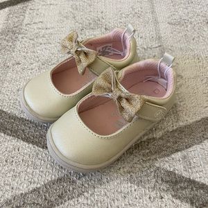 Stride Rite Gracie gold Mary Jane shoes size 5